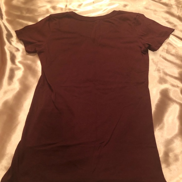 Harry Potter Maroon Hogwarts T-shirt Women Size M - Picture 2 of 4